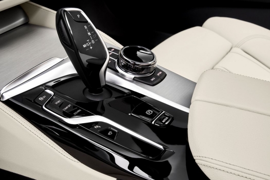 BMW 5 Series facelift: больше технологий во всех комплектациях